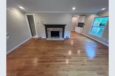 20825 Farnsleigh Road, Huber Heights, OH 44122 - Photo 4