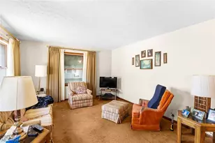 942 Canterbury Ln, Salem, OH 44460 - Photo 4