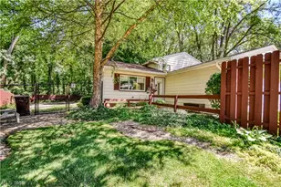 464 Hickory Ln, Painesville, OH 44077 - Photo 2