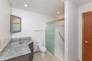 7456 Hidden Glen Dr, Amherst, OH 44001 - Photo 24