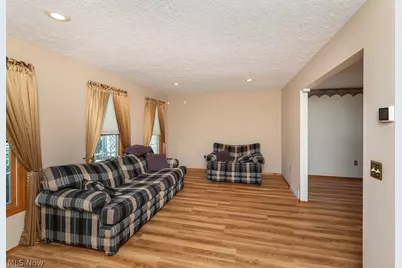 7456 Hidden Glen Drive, Amherst, OH 44001 - Photo 4