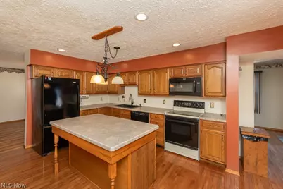 7456 Hidden Glen Drive, Amherst, OH 44001 - Photo 8