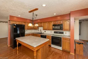 7456 Hidden Glen Dr, Amherst, OH 44001 - Photo 8