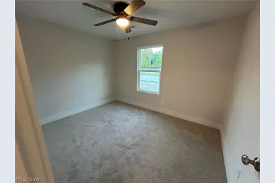 938 East Drive, Sheffield Lake, OH 44054 - Photo 8