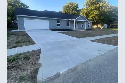 938 East Drive, Sheffield Lake, OH 44054 - Photo 1
