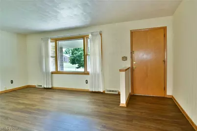 6662 Appleridge Drive, Youngstown, OH 44512 - Photo 10