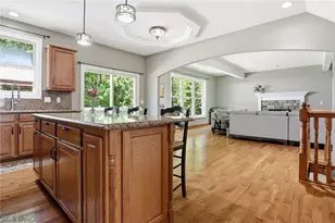 8255 Hemingway Ln, Concord Twp, OH 44060 - Photo 8