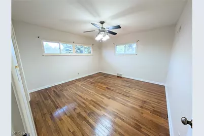 545 N Ray Drive, Zanesville, OH 43701 - Photo 12