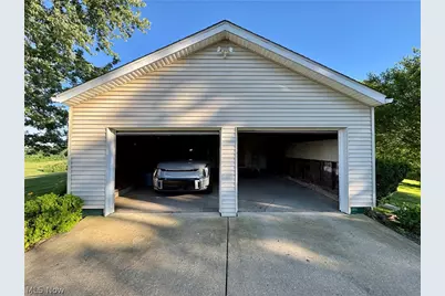 69420 Blaine Chermont Road, Bridgeport, OH 43912 - Photo 8