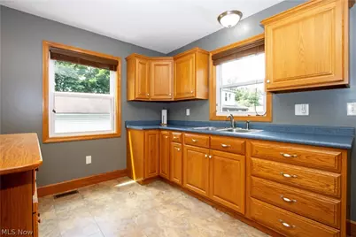 128 Woodlawn Avenue NW, Canton, OH 44708 - Photo 12