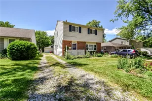 682 Iroquois Trail, Willoughby, OH 44094 - Photo 2