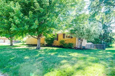 904 Woodside Avenue SE, North Canton, OH 44720 - Photo 2