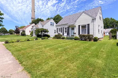 2585 25th Street, Cuyahoga Falls, OH 44223 - Photo 2