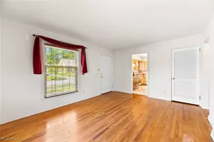 2585 25th St, Cuyahoga Falls, OH 44223 - Photo 4