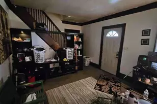 702 W Thornton St, Akron, OH 44307 - Photo 2