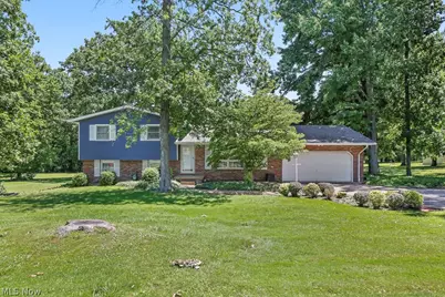 6000 Oakhill Avenue NE, Alliance, OH 44601 - Photo 1