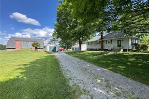 7305 S Duck Creek Rd, Berlin Center, OH 44401 - Photo 2