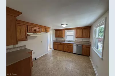 511 Ewart Road, Akron, OH 44312 - Photo 8