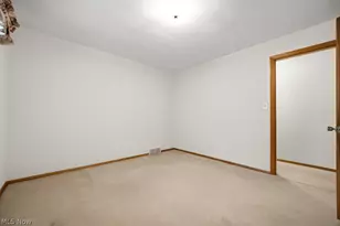 1885 W Sprague Rd, Grandview Heights, OH 44147 - Photo 14