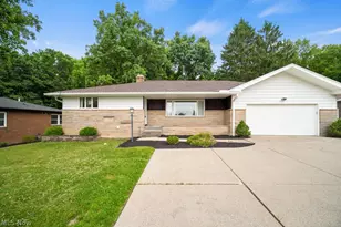 1885 W Sprague Rd, Grandview Heights, OH 44147 - Photo 2