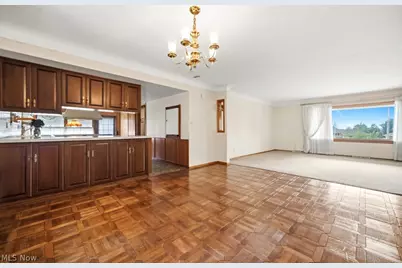 1885 W Sprague Road, Grandview Heights, OH 44147 - Photo 8