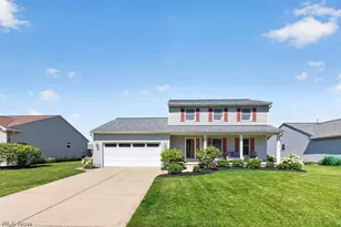 125 Queen Anne Cir, Elyria, OH 44035 - Photo 2