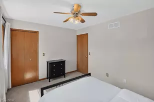 125 Queen Anne Cir, Elyria, OH 44035 - Photo 18