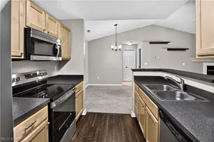 3324 Lenox Village Dr, Fairlawn, OH 44333 - Photo 6