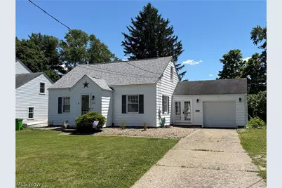 210 Woodrow Street NW, North Canton, OH 44720 - Photo 4