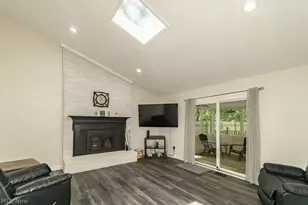 7908 Kellogg Creek Dr, Mentor, OH 44060 - Photo 2