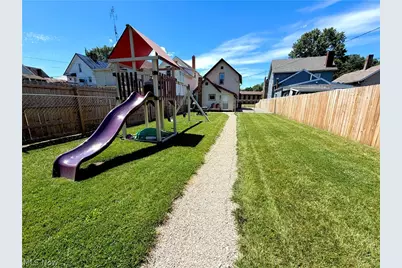 151 Beaver Avenue NE, New Philadelphia, OH 44663 - Photo 2