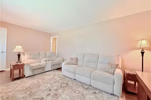 613 McKenna Dr, Williamstown, WV 26187 - Photo 4
