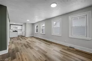1939 W 54th St, Loveland, OH 44102 - Photo 6