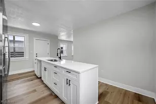 1939 W 54th St, Loveland, OH 44102 - Photo 4