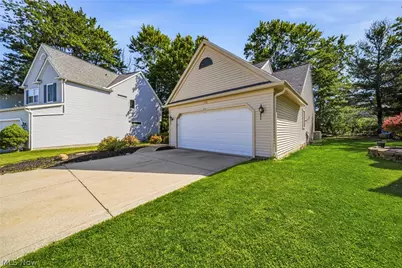 116 Woodbridge Crossing, Chardon, OH 44024 - Photo 6