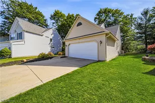 116 Woodbridge Crossing, Chardon, OH 44024 - Photo 6