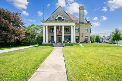 504 E Perry Street, Port Clinton, OH 43452 - Photo 2