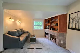398 N Chillicothe Rd, Aurora, OH 44202 - Photo 8