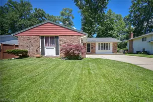816 Bennett Dr, Elyria, OH 44035 - Photo 2