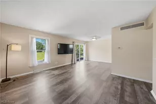 824 S Chillicothe Rd, Aurora, OH 44202 - Photo 8