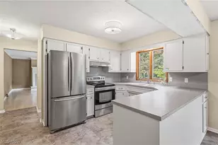 2411 Sucrose Dr, Green, OH 44312 - Photo 12