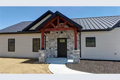 821 SW Miller Avenue, Sugarcreek, OH 44681 - Photo 2