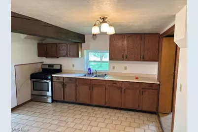 2610 E South Range, New Springfield, OH 44443 - Photo 2