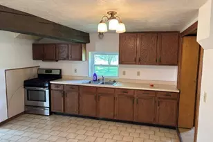 2610 E South Range, New Springfield, OH 44443 - Photo 2