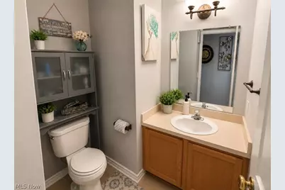 17619 Wildwood Lane, Loveland, OH 44119 - Photo 14