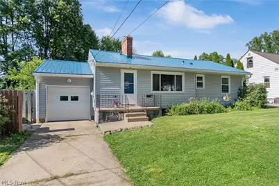 209 Grove Avenue, Cuyahoga Falls, OH 44221 - Photo 1