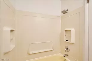1056 Endicott Dr, Akron, OH 44313 - Photo 16