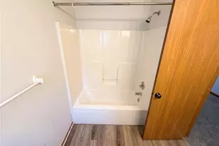 1004 Bellows St, Akron, OH 44311 - Photo 10