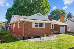 237 9th St NW, North Canton, OH 44720 - Photo 2