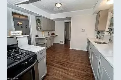 335 Beechwood Drive, Akron, OH 44320 - Photo 4
